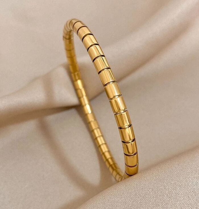 Anti-tarnish bracelets
